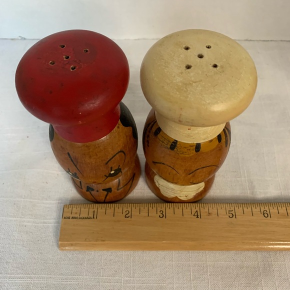 VINTAGE | Wooden Chef Salt & Pepper Shaker Set - Picture 10 of 11